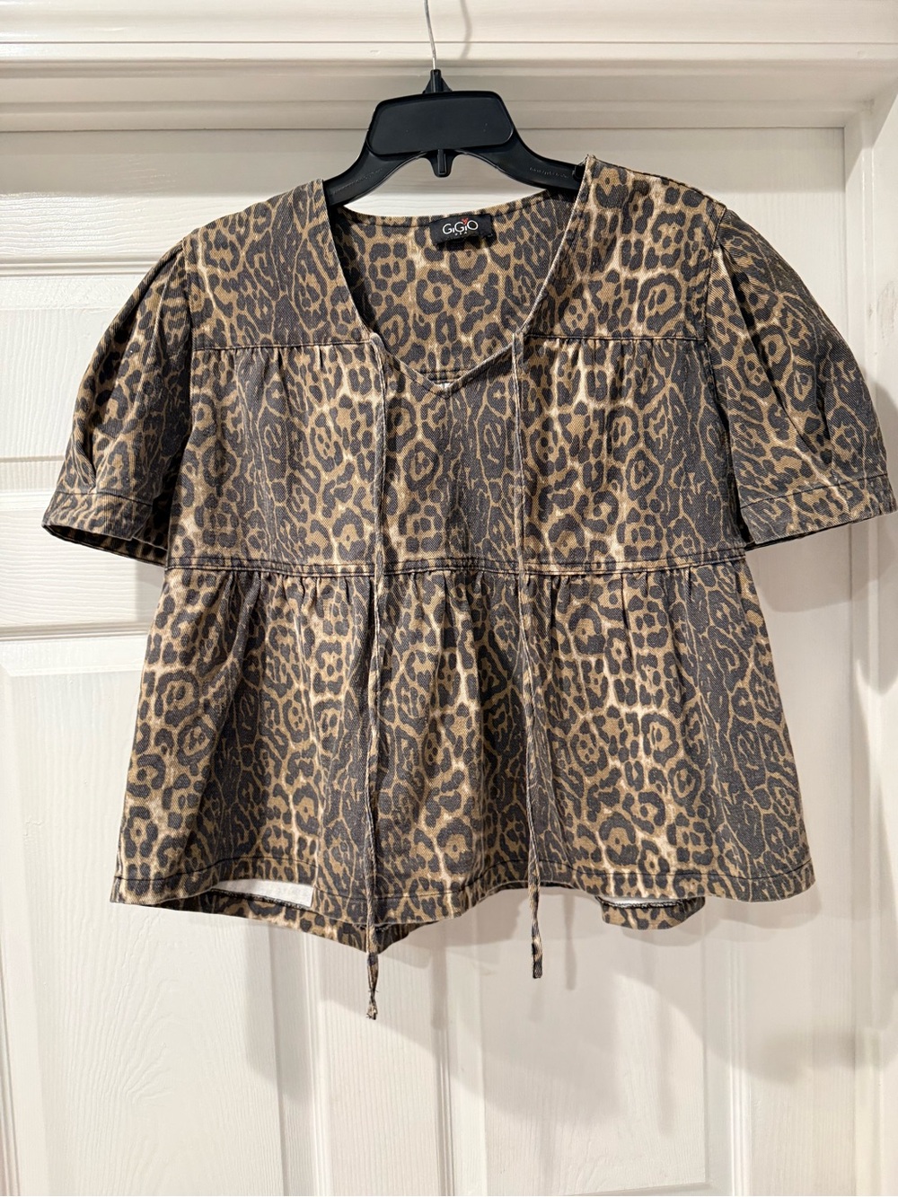 Gigio Leopard Print Short Sleeve Peplum Top - Tan & Black